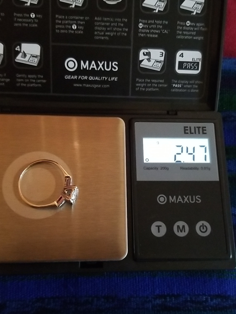 Vintage 14K Gold Ring with Diamonds - Picture 5 of 7